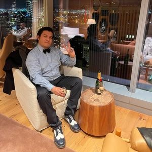 Meet your Posher, Manuel